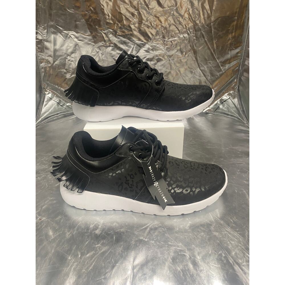 Boutique Crazy Train Wildcat Kicks Leopard sneakers Women's size 9
